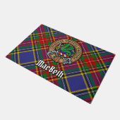 Clan MacBeth Wappen über Tartan Fußmatte (Schrägansicht)