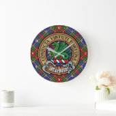 Clan MacBeth Wappen über Tartan Große Wanduhr (Zuhause)