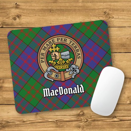 Clan MacDonald Wappen über Tartan Mousepad