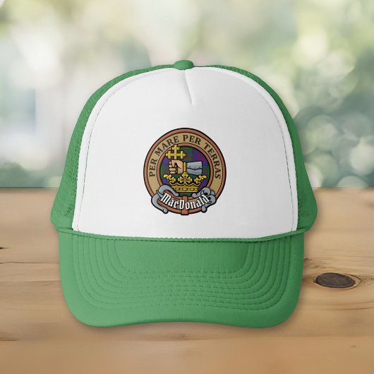 Clan MacDonald Wappen über Tartan Trucker Hat Truckerkappe