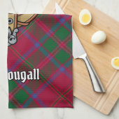 Clan MacDougall Wappen über Tartan Geschirrtuch (Viertel Falte)