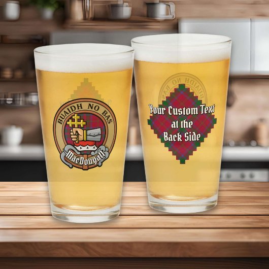Clan MacDougall Wappen über Tartan Glas