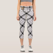 Clan MacFarlane Black and White Tartan Capri Leggings (Vorderseite)