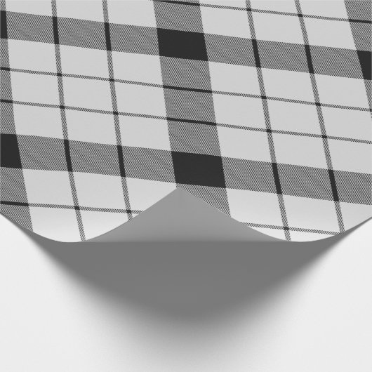 Clan MacFarlane Black and White Tartan Geschenkpapier (Ecke)