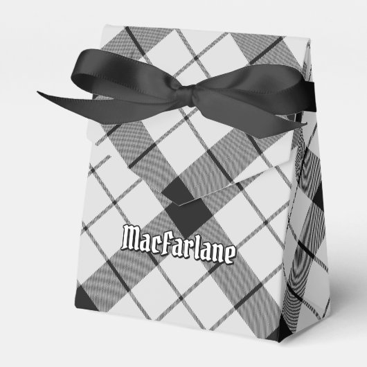 Clan MacFarlane Black and White Tartan Geschenkschachtel (Vorderseite)