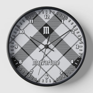 Clan MacFarlane Black and White Tartan Uhr