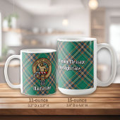 Clan MacFarlane Wappen über antikes Jagdtartan Kaffeetasse
