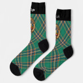 Clan MacFarlane Wappen über antikes Jagdtartan Socken (Linkes Detail)