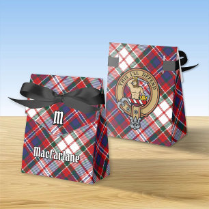 Clan MacFarlane Wappen über Dress Tartan Geschenkschachtel