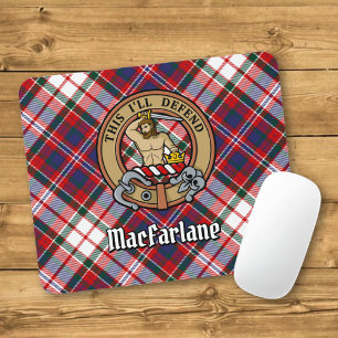 Clan MacFarlane Wappen über Dress Tartan Mousepad