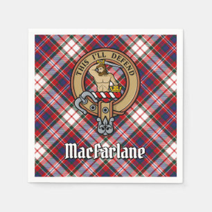 Clan MacFarlane Wappen über Dress Tartan Serviette