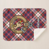 Clan MacFarlane Wappen über Dress Tartan Sherpadecke (Vorderseite (Horizontal))