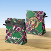 Clan MacFarlane Wappen über Modern Hunting Tartan Geschenkschachtel