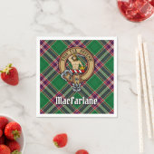 Clan MacFarlane Wappen über Modern Hunting Tartan Serviette (Beispiel)
