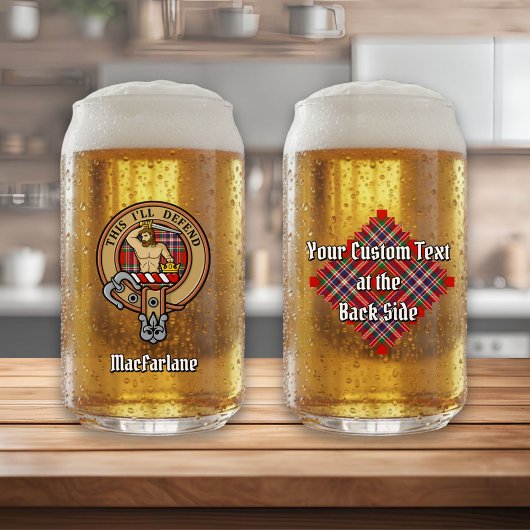 Clan MacFarlane Wappen über Red Tartan Dosenglas