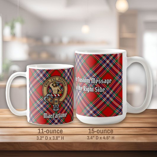Clan MacFarlane Wappen über Red Tartan Kaffeetasse