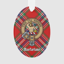 Clan MacFarlane Wappen über Red Tartan Ornament