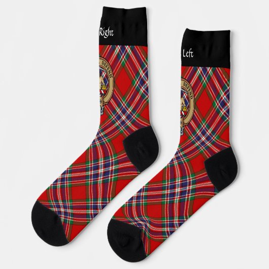 Clan MacFarlane Wappen über Red Tartan Socken (Linkes Detail)