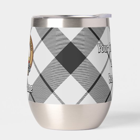 Clan MacFarlane Wappen über Schwarz-Weiß-Tartan (Links)