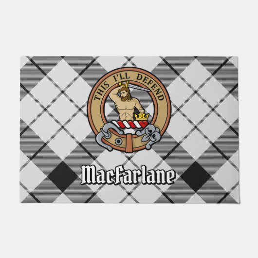 Clan MacFarlane Wappen über Schwarz-Weiß-Tartan Fußmatte (Vorderseite)