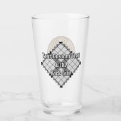 Clan MacFarlane Wappen über Schwarz-Weiß-Tartan Glas (Rückseite)