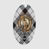 Clan MacFarlane Wappen über Schwarz-Weiß-Tartan Ornament (Vorderseite)