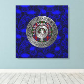 Clan MacGowan Wappen & Tartan Knot on Thistle Leinwanddruck (Insitu (Holzboden))