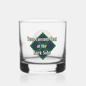 Clan MacIntyre Wappen über Tartan Whiskyglas (Rückseite)