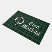 Clan Mackay Wappen Abzeichen & Tartan Front Fußmatte (Schrägansicht)