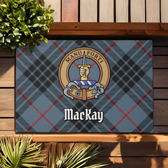 Clan MacKay Wappen über Blue Tartan Fußmatte (Von Creator hochgeladen)