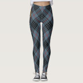 Clan MacKay Wappen über Blue Tartan Leggings (Vorderseite)