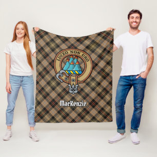 Clan MacKenzie Wappen über Brown Hunting Tartan Fleecedecke