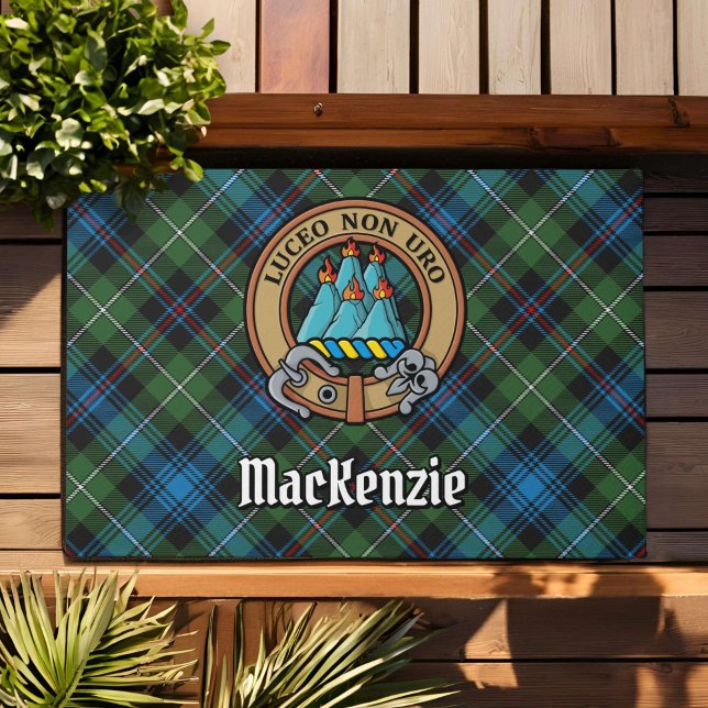 Clan MacKenzie Wappen über Tartan Fußmatte (Von Creator hochgeladen)