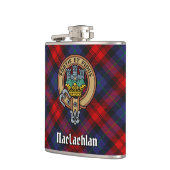 Clan MacLachlan Wappen über Tartan Flachmann (Links)