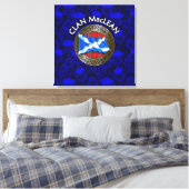Clan MacLean Wappen & Tartan Knot on Thistle Leinwanddruck (Insitu (Schlafzimmer))