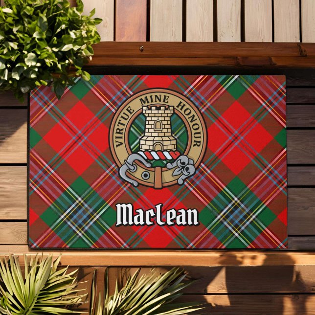 Clan MacLean Wappen über Tartan Fußmatte (Von Creator hochgeladen)