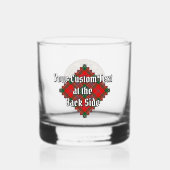 Clan MacLean Wappen über Tartan Whiskyglas (Rückseite)