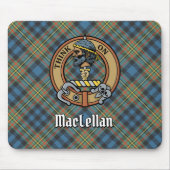 Clan MacLellan-Wappen über altem Tartan Mousepad (Vorne)
