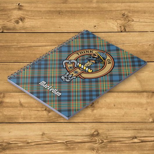 Clan MacLellan Wappen über altem Tartan Notizblock