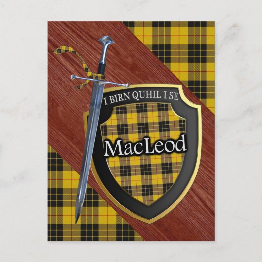 Clan MacLeod Tartan Sword & Shield Postkarte (Vorderseite)