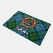 Clan MacLeod Wappen über Jagd Tartan Fußmatte (Schrägansicht)
