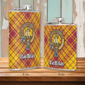 Clan MacMillan Wappen über Dress Tartan Flachmann