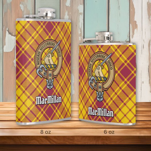 Clan MacMillan Wappen über Dress Tartan Flachmann