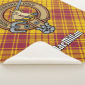 Clan MacMillan Wappen über Dress Tartan Sherpadecke (3/4)