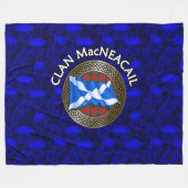 Clan MacNeacail Tartan Knot & Flag Fleecedecke (Vorderseite (Horizontal))