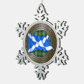 Clan MacNeil Tartan Knot & Flag Schneeflocken Zinn-Ornament (Rechts)