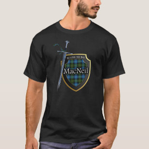Clan MacNeil Tartan-schottisches Schild u. Klinge T-Shirt