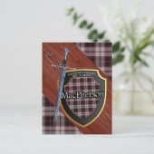 Clan MacPherson Tartan Sword & Shield Postkarte (Stehend Vorderseite)