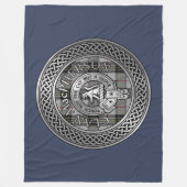 Clan MacPherson Wappen & Tartan Knot Fleecedecke (Vorderseite)