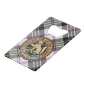 Clan MacPherson Wappen über Dress Tartan Geldbeutel Flaschenöffner (Vorderseite Schrägansicht)